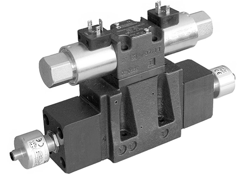 41505 DS (P) * m reversing valve with spool position monitoring
